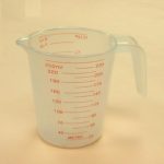 Measuring cup  KN6371
